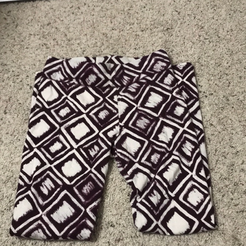 Aerie maroon patterned leggings